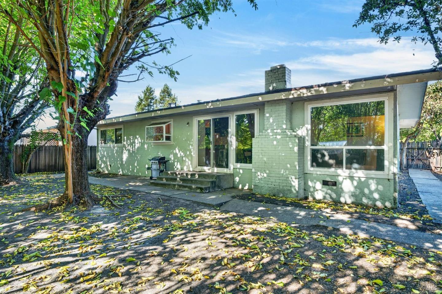 128 Burlington Drive photo 18