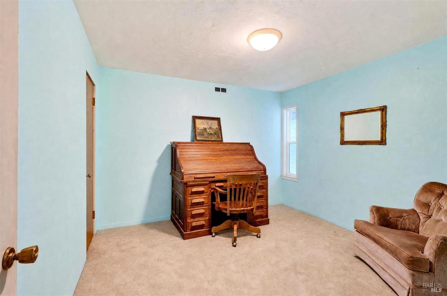 128 Burlington Drive photo 7