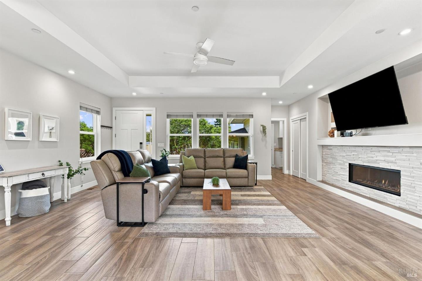 10025 Grove Street photo 4