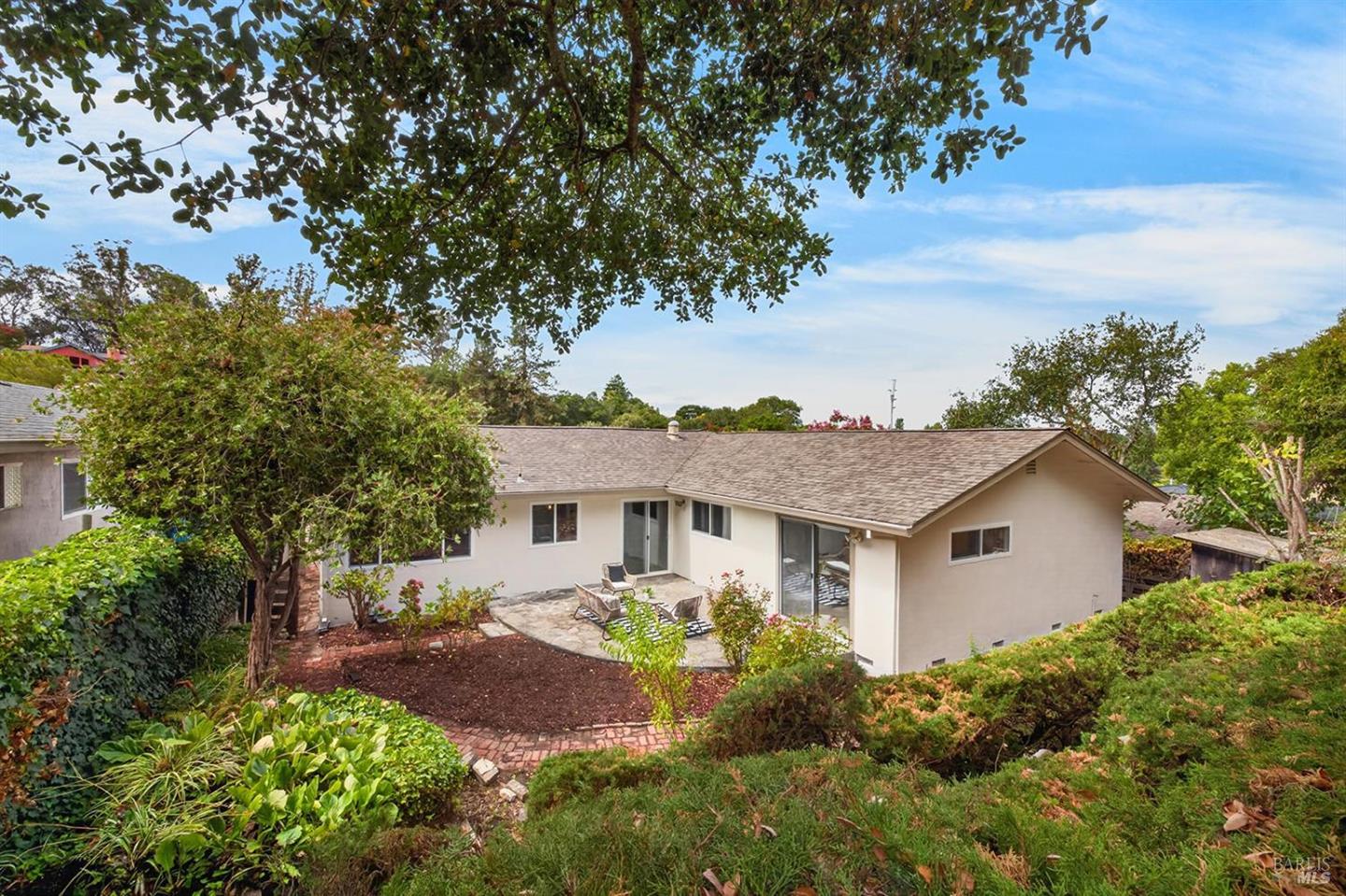 748 Paula Lane photo 6