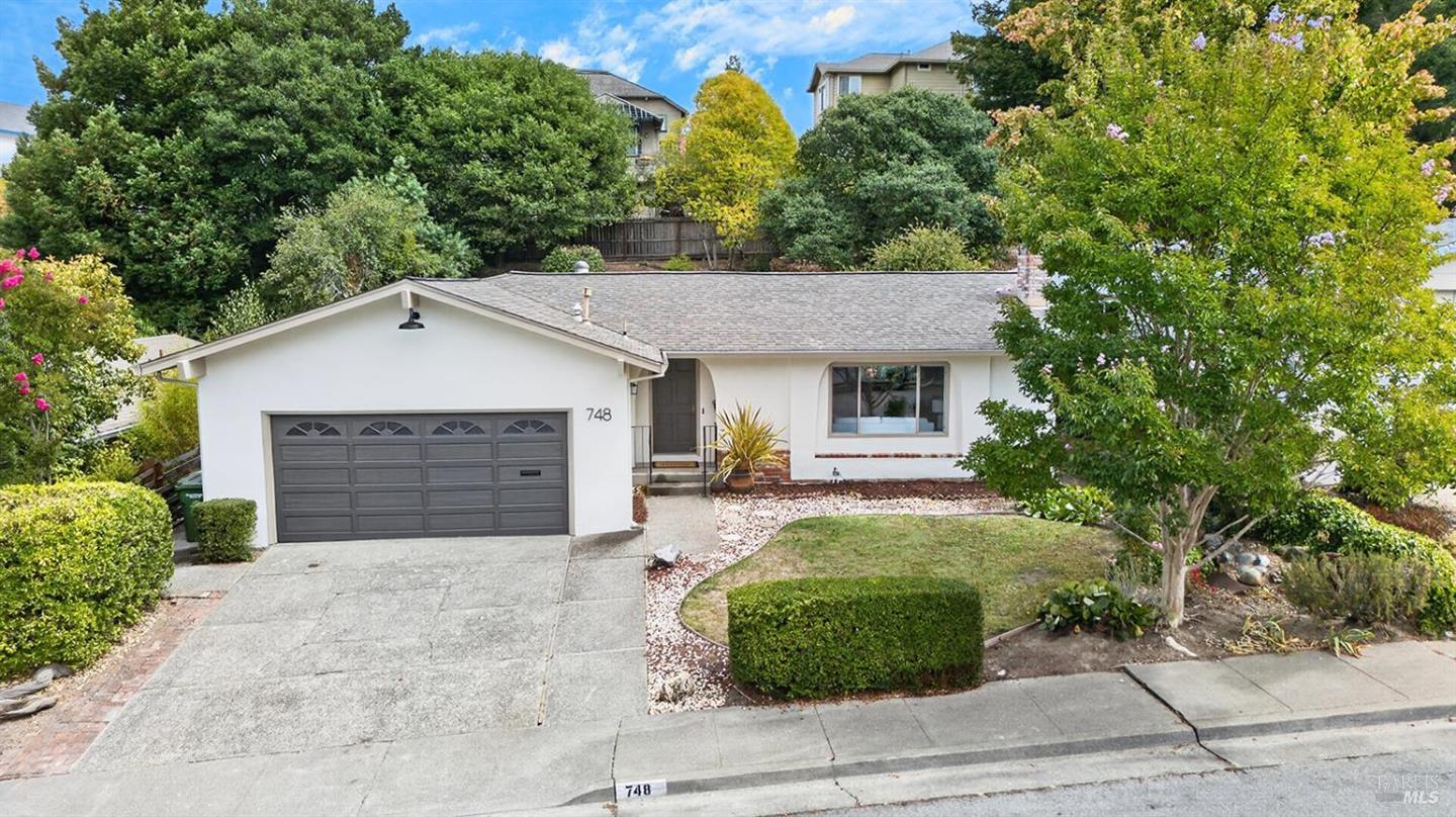 748 Paula Lane photo 7