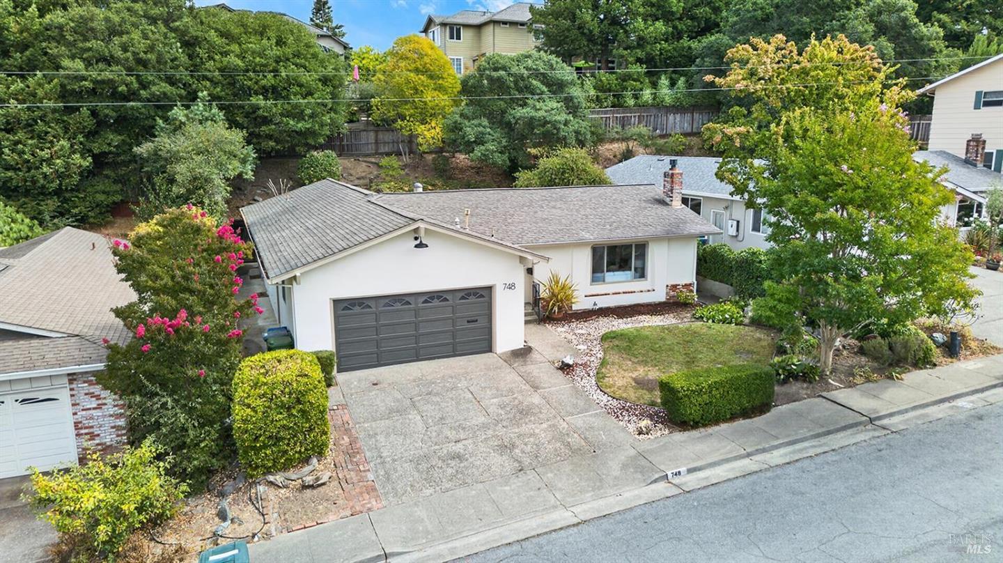 748 Paula Lane photo 8