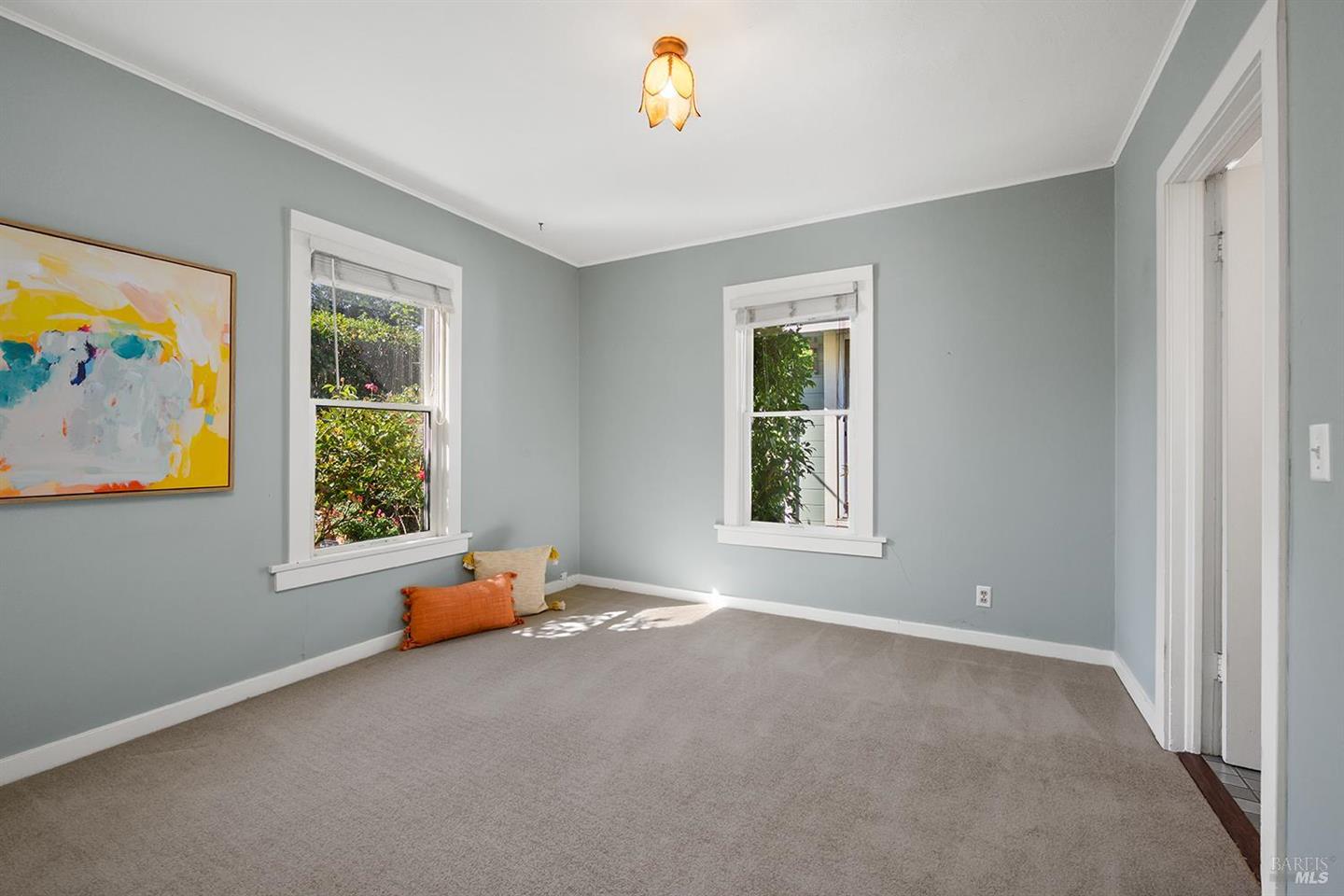 690 Palm Avenue photo 25
