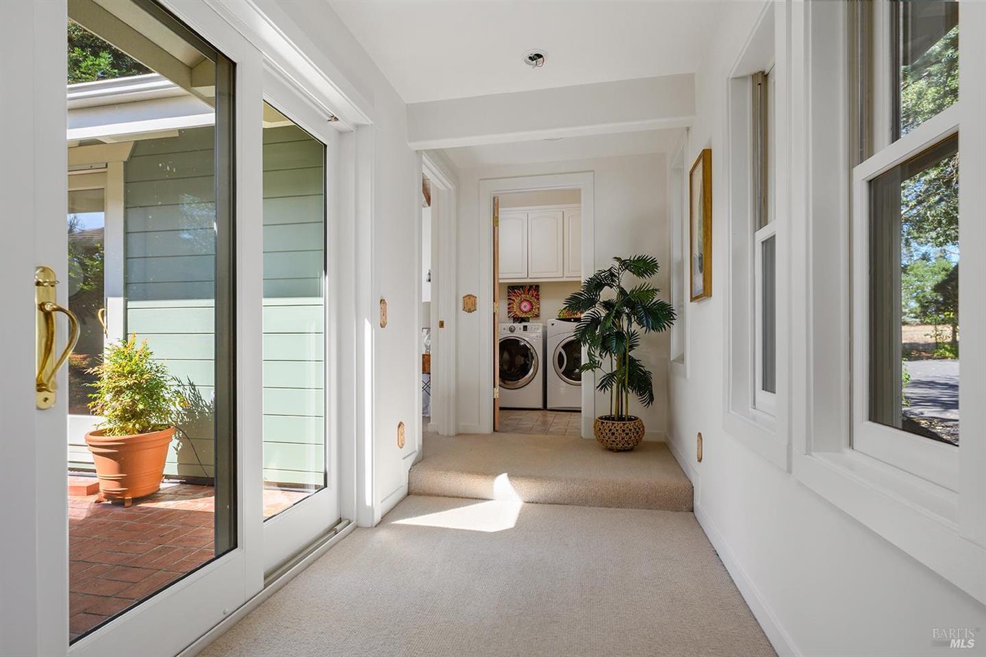 690 Palm Avenue photo 30