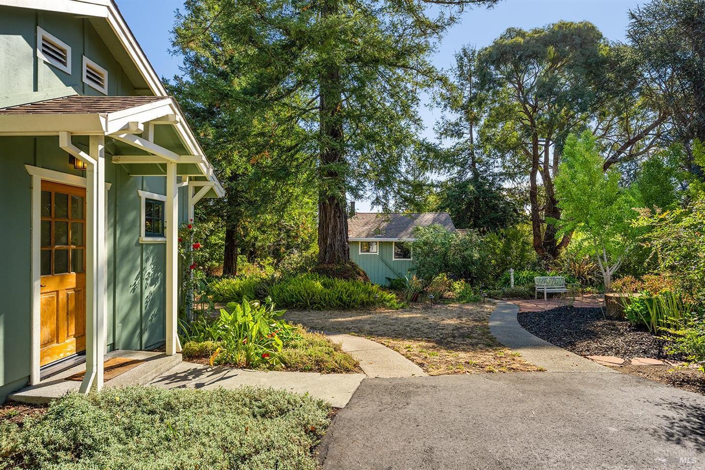 690 Palm Avenue photo 39