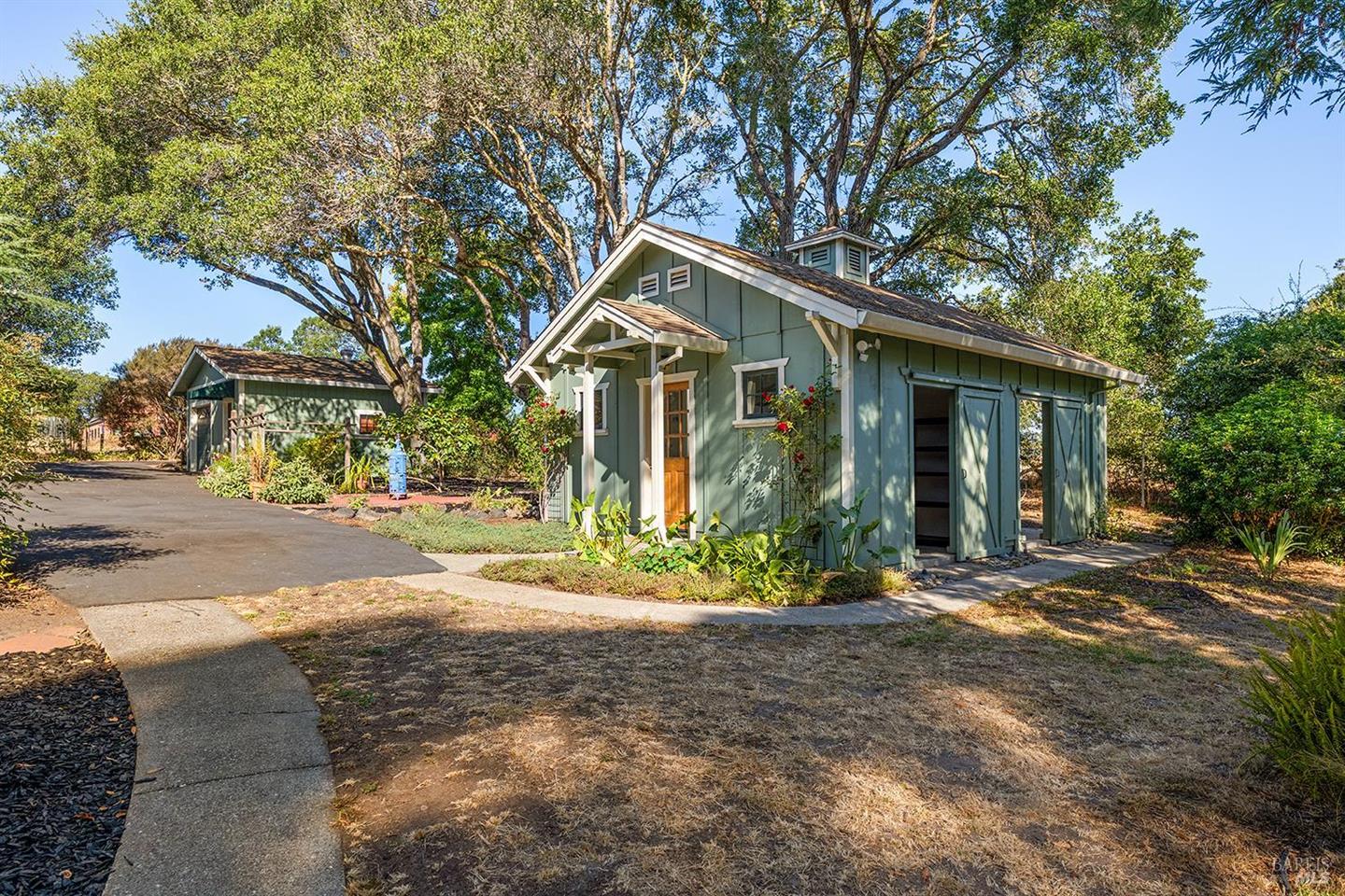 690 Palm Avenue photo 40