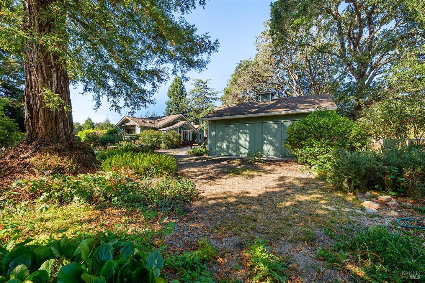 690 Palm Avenue photo 42