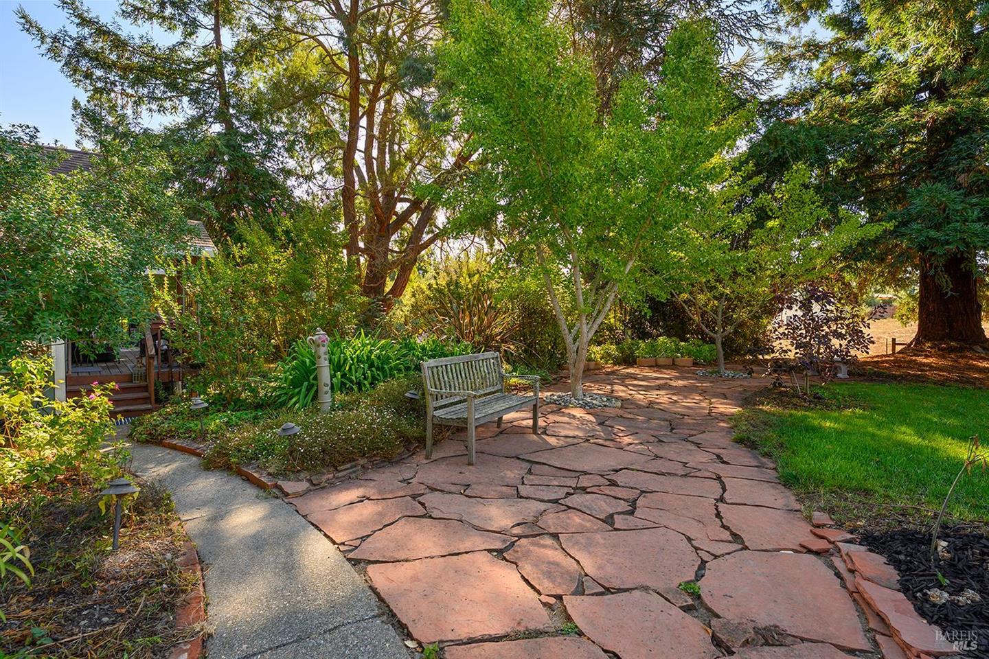 690 Palm Avenue photo 43