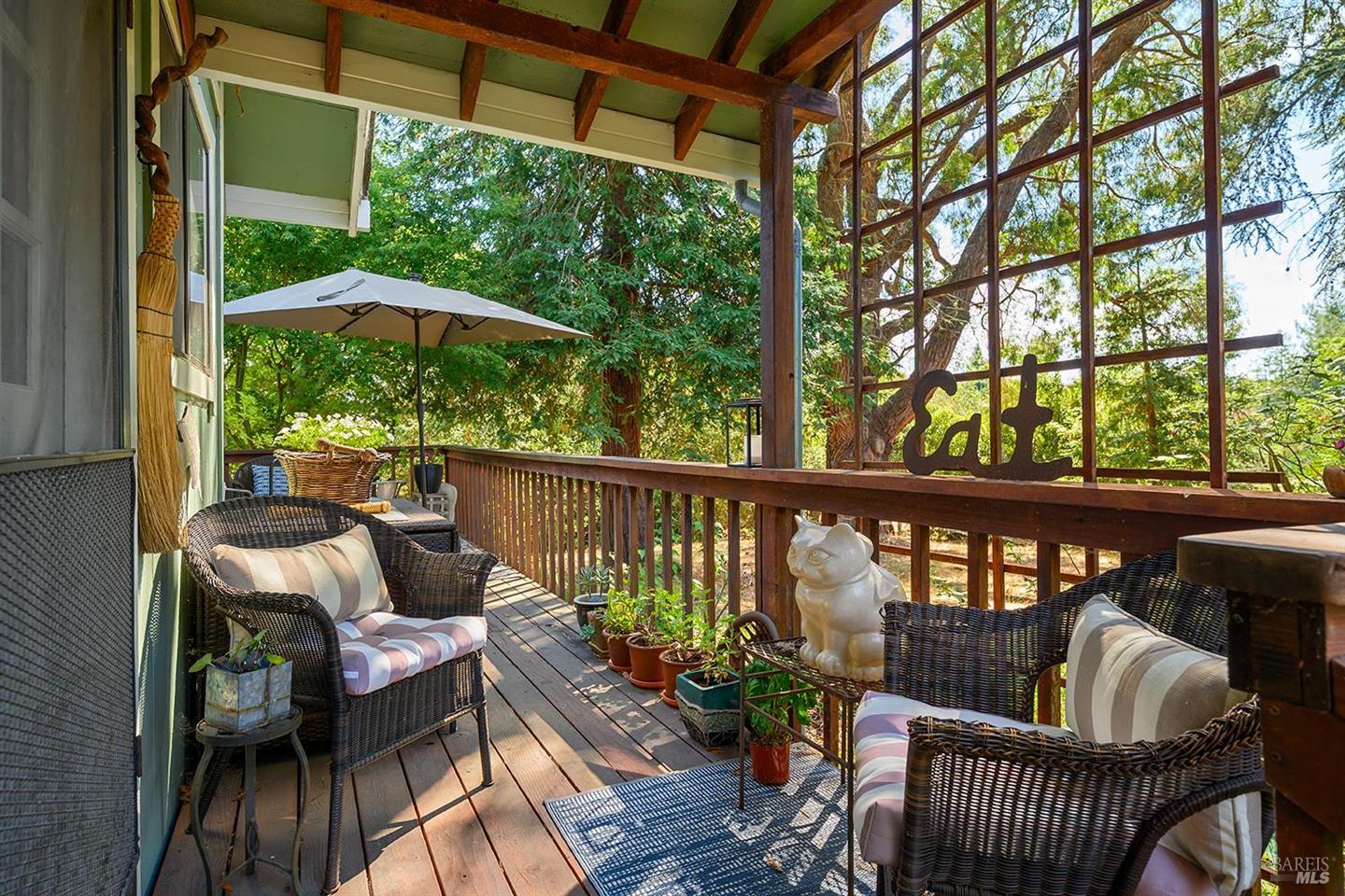 690 Palm Avenue photo 45