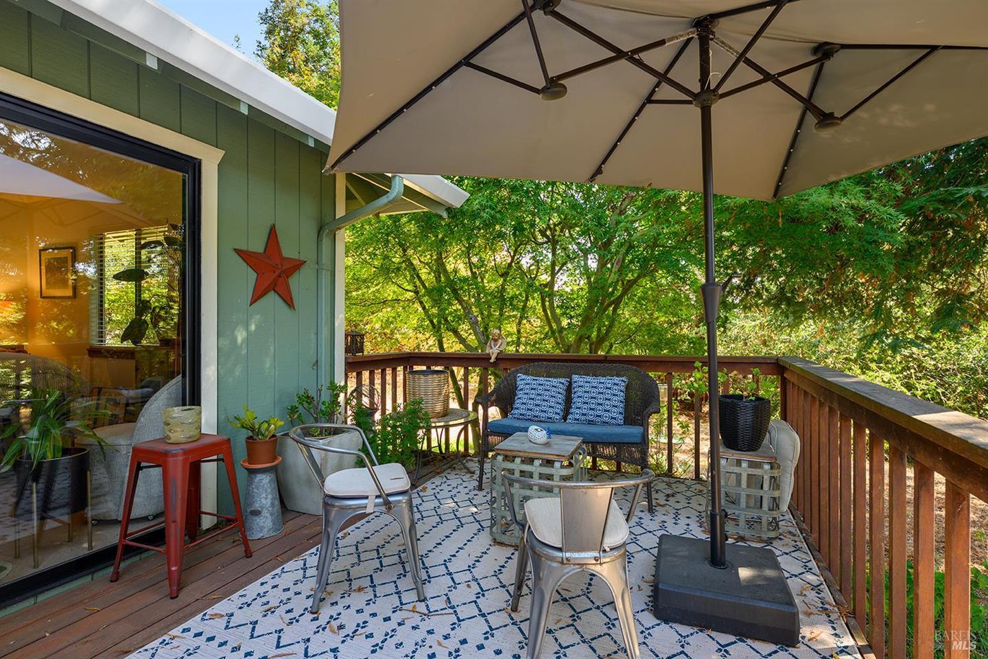 690 Palm Avenue photo 46