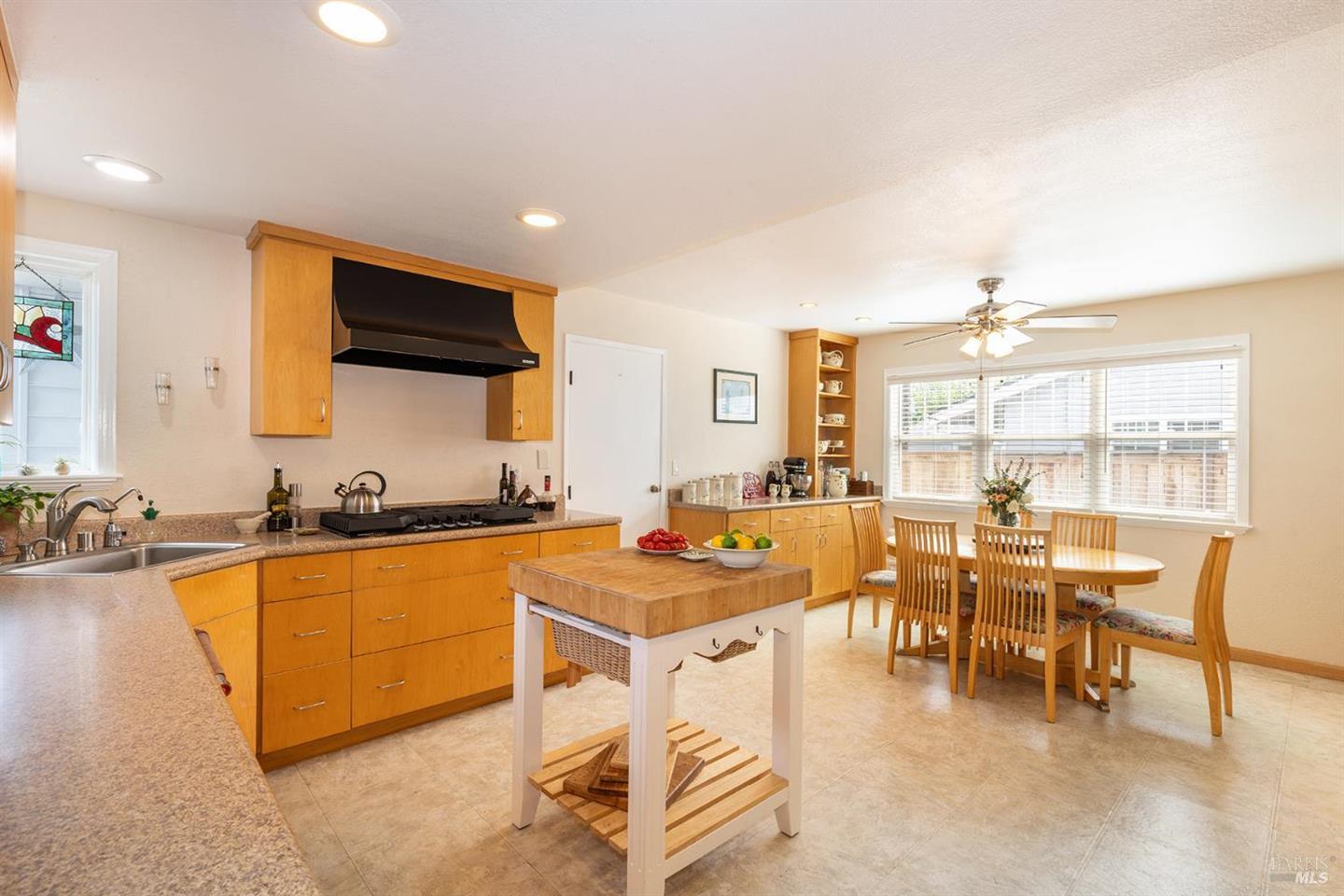 204 Sutter Street photo 5