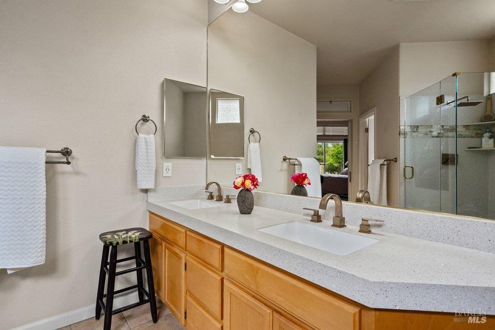2010 Falcon Ridge Drive photo 32