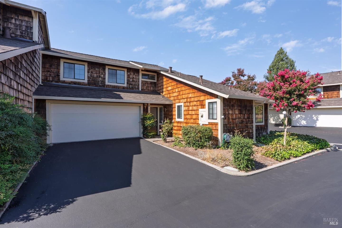 1725 Drake Court, Petaluma, CA 94952/94954