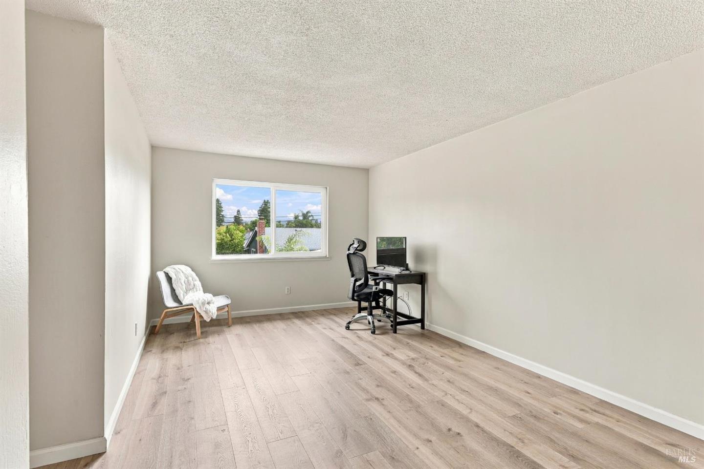 17 Eastside Circle photo 22
