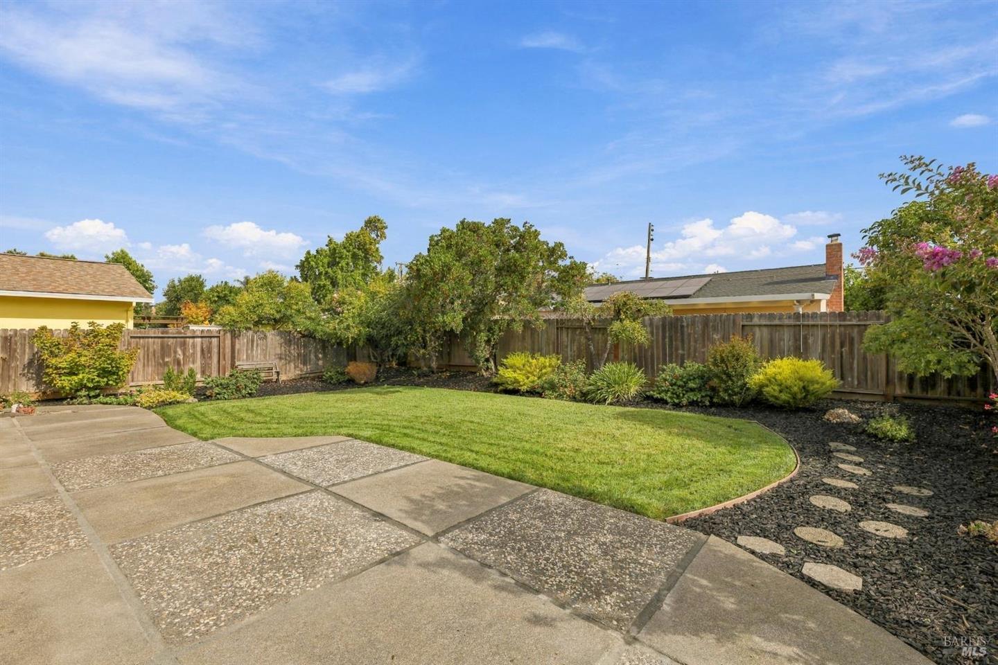 17 Eastside Circle photo 25