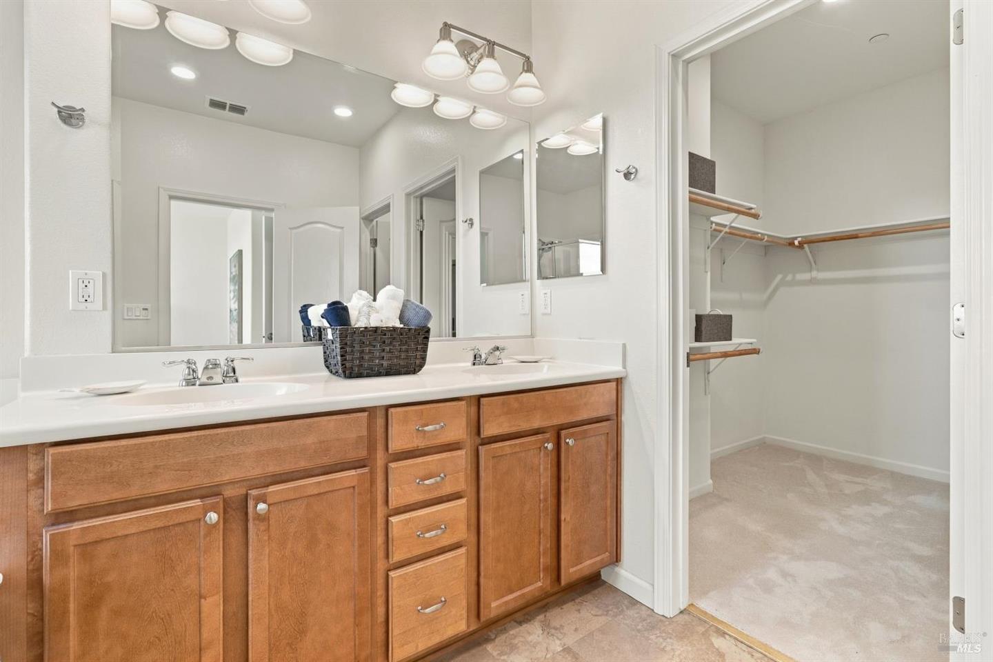 634 Jade Street photo 28