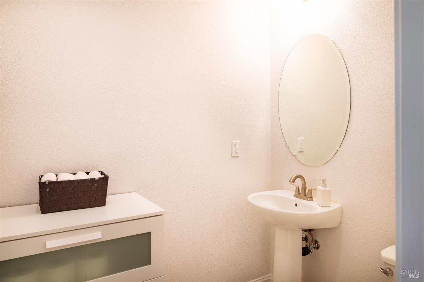 616 Jade Street photo 25