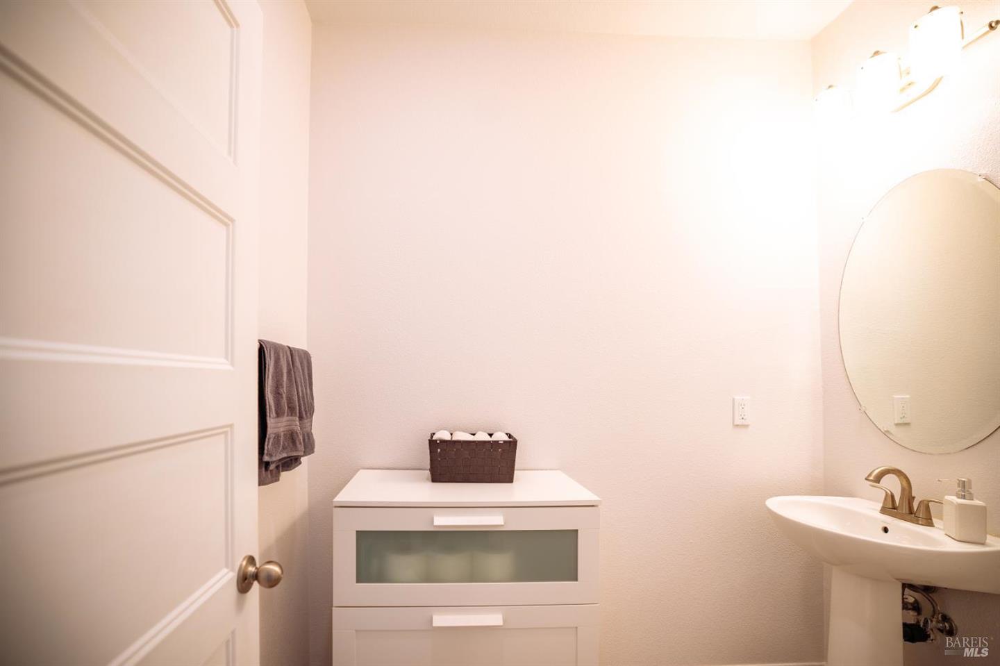 616 Jade Street photo 26