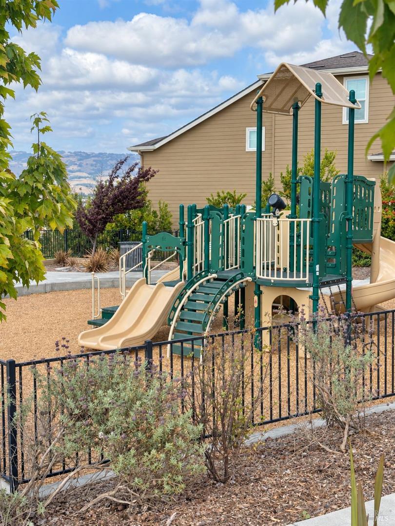 616 Jade Street photo 50