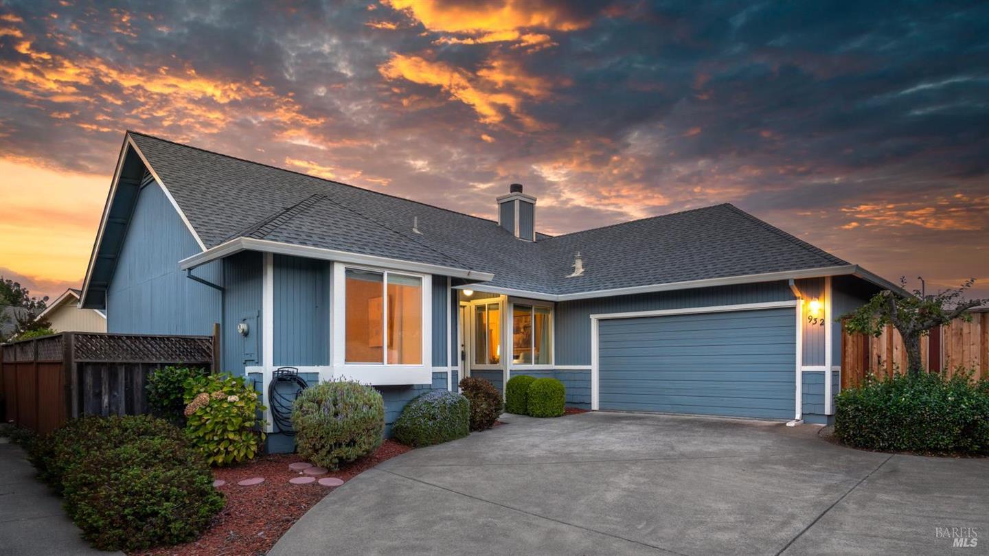 932 Wood Sorrel Drive, Petaluma, CA 94952/94954