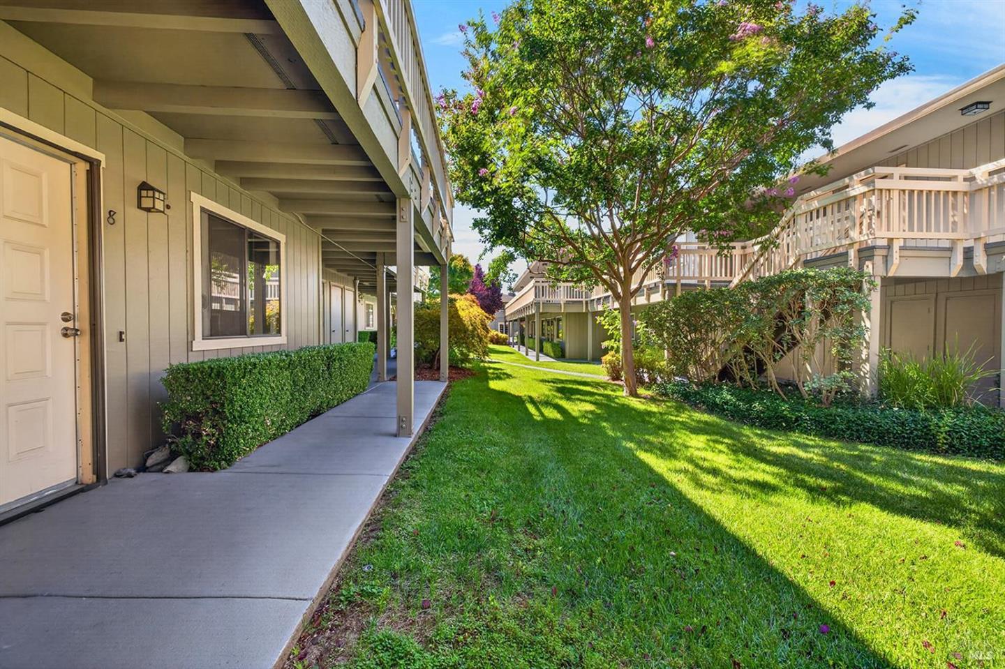 720 Petaluma Boulevard S #2 photo 2