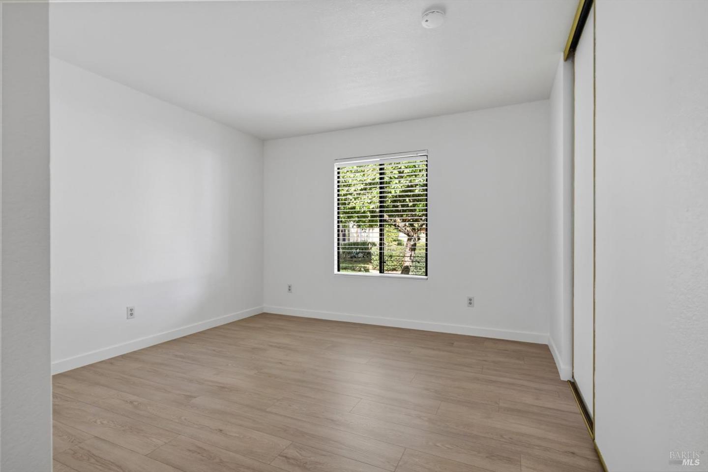 416 Park Place photo 14