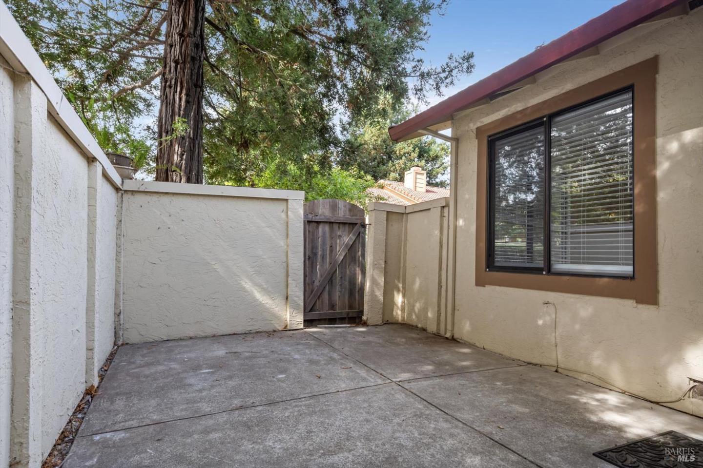 416 Park Place photo 19