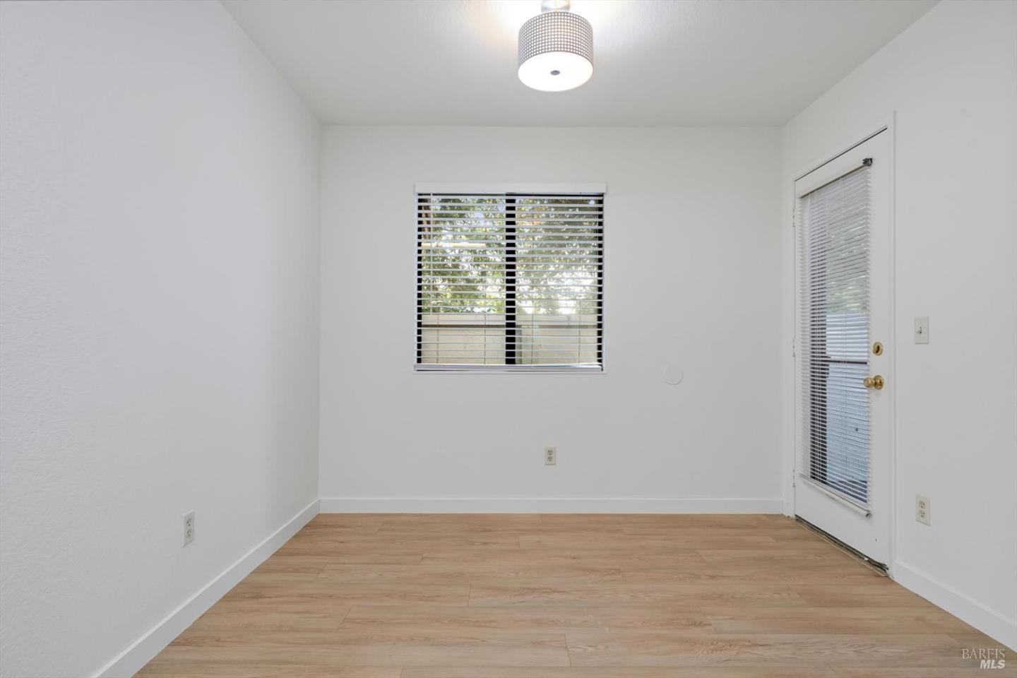 416 Park Place photo 6