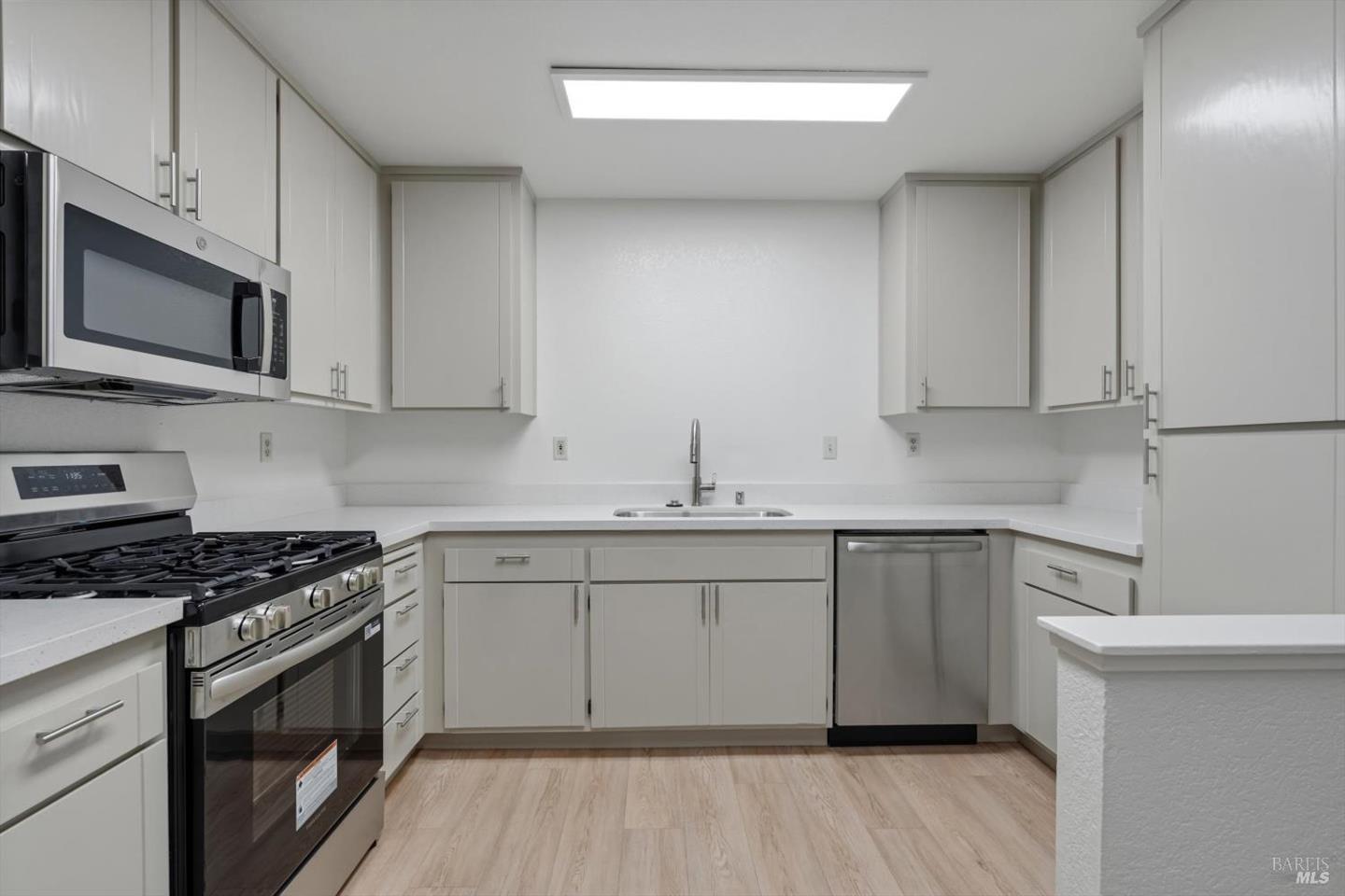 416 Park Place photo 8