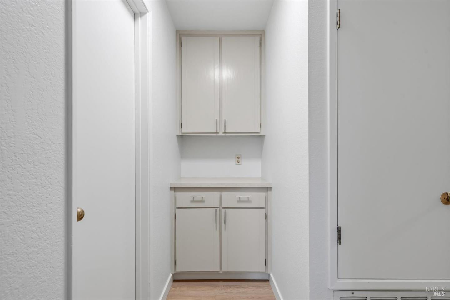 416 Park Place photo 9