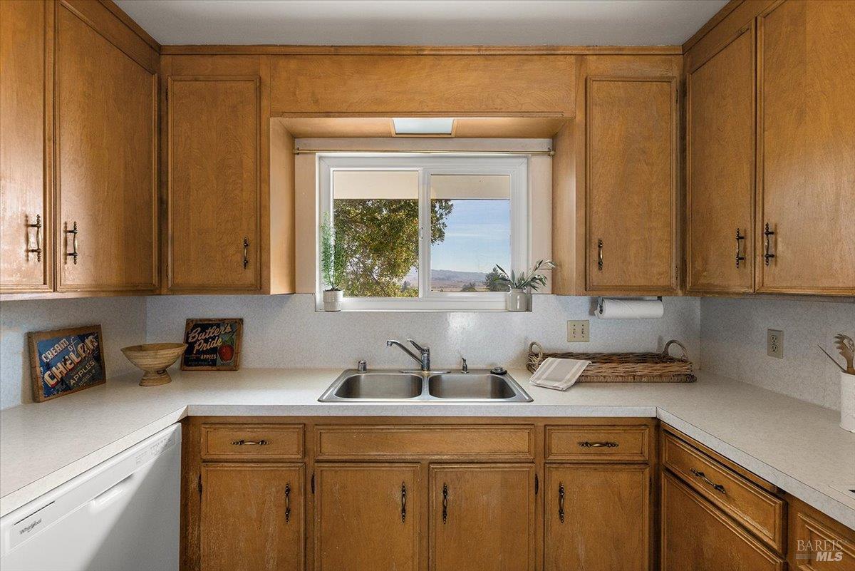 920 Goodwin Avenue photo 17