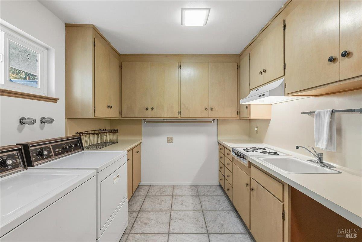 920 Goodwin Avenue photo 22
