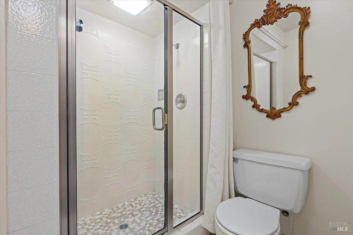 920 Goodwin Avenue photo 27