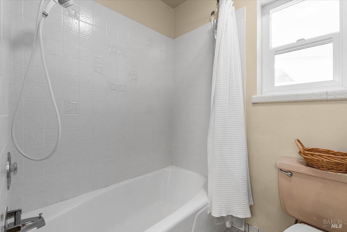 920 Goodwin Avenue photo 35