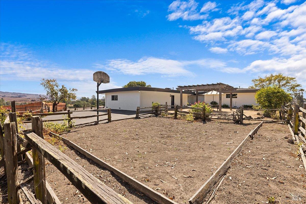 920 Goodwin Avenue photo 52