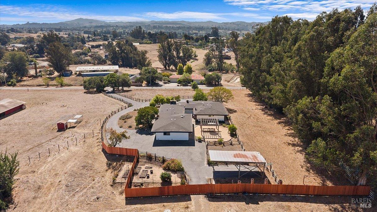 920 Goodwin Avenue photo 57