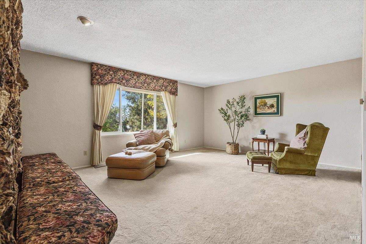 920 Goodwin Avenue photo 7