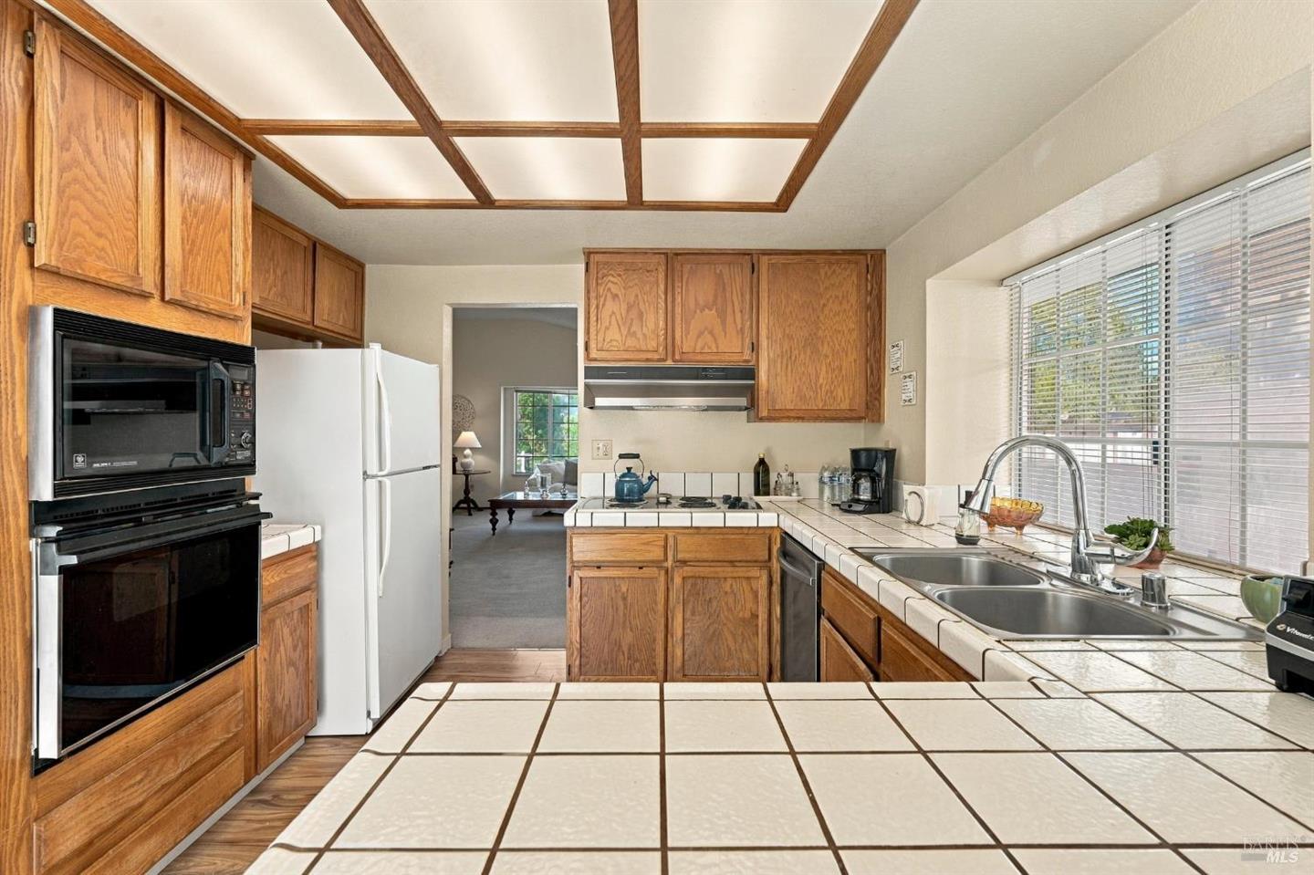 2110 Rosemary Court photo 5