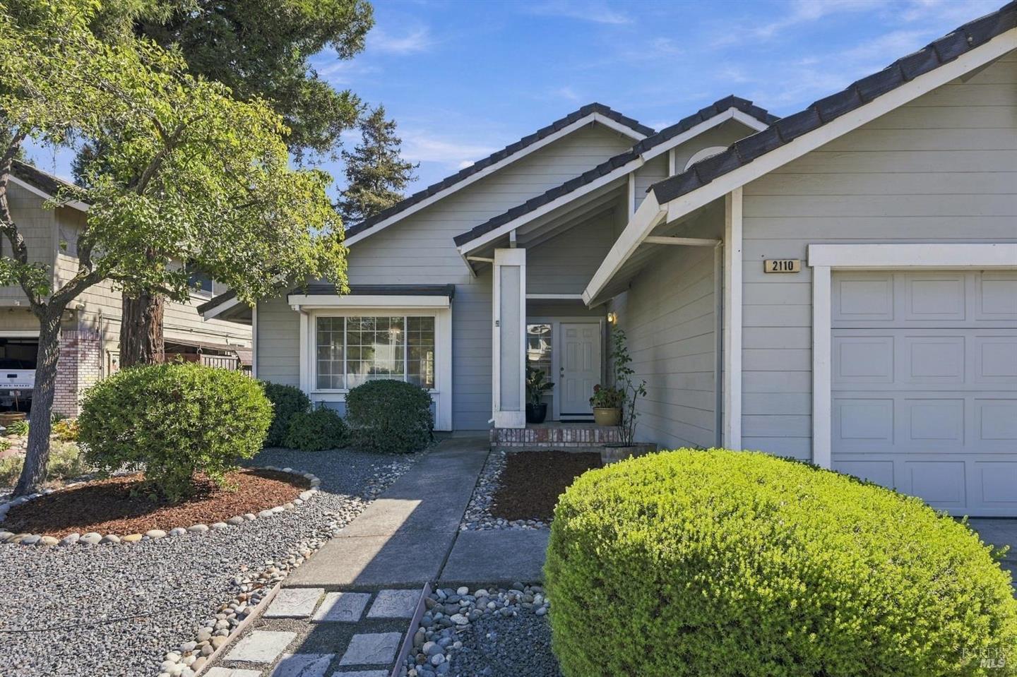 2110 Rosemary Court photo 7