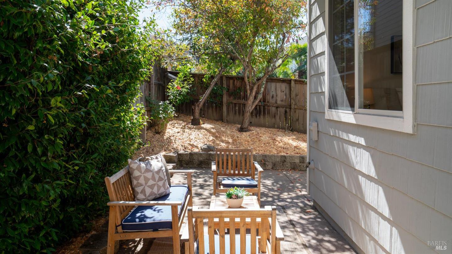 1014 Addison Circle photo 32