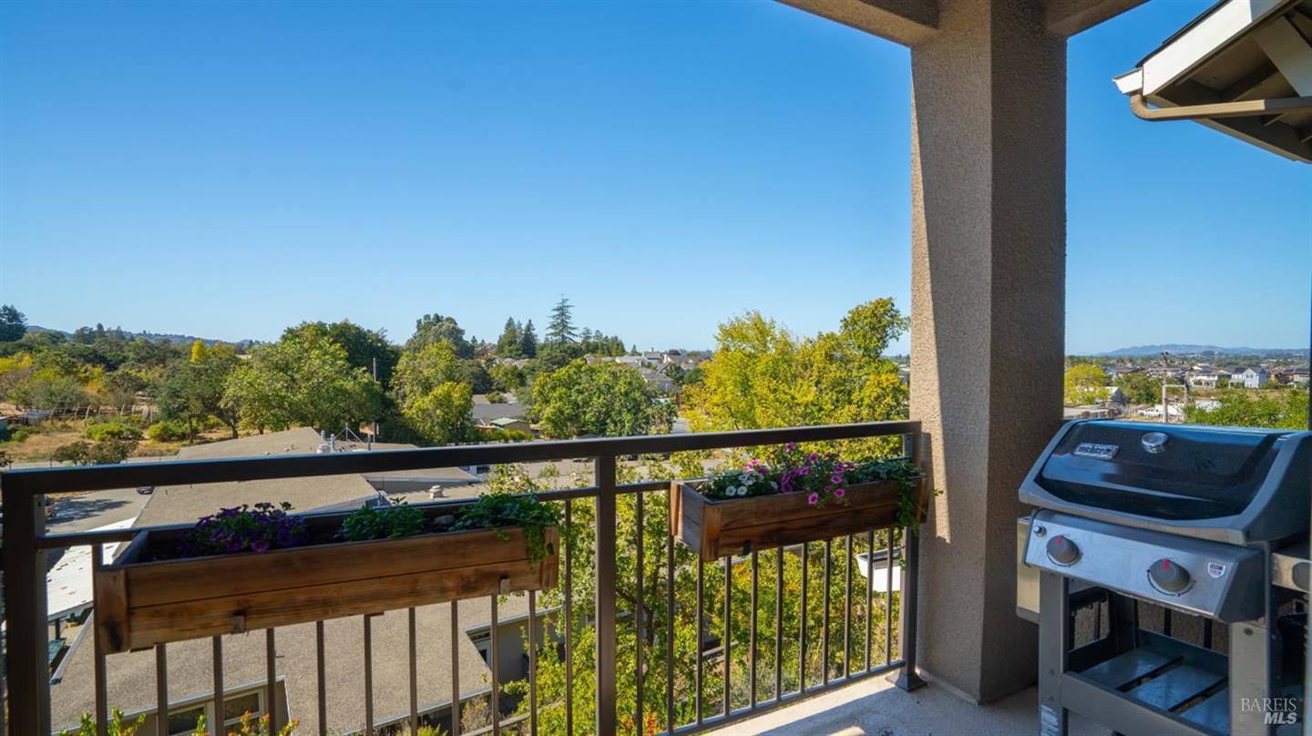 528 Jade Street photo 13