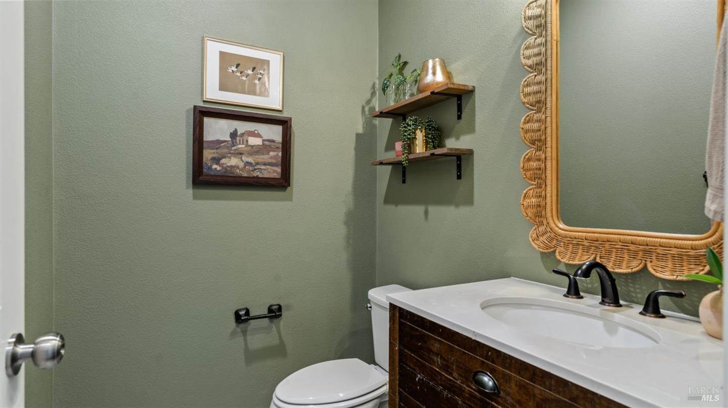528 Jade Street photo 14