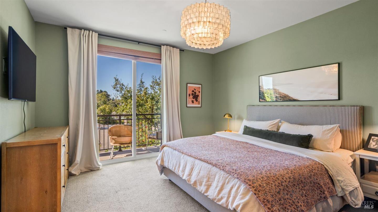 528 Jade Street photo 16