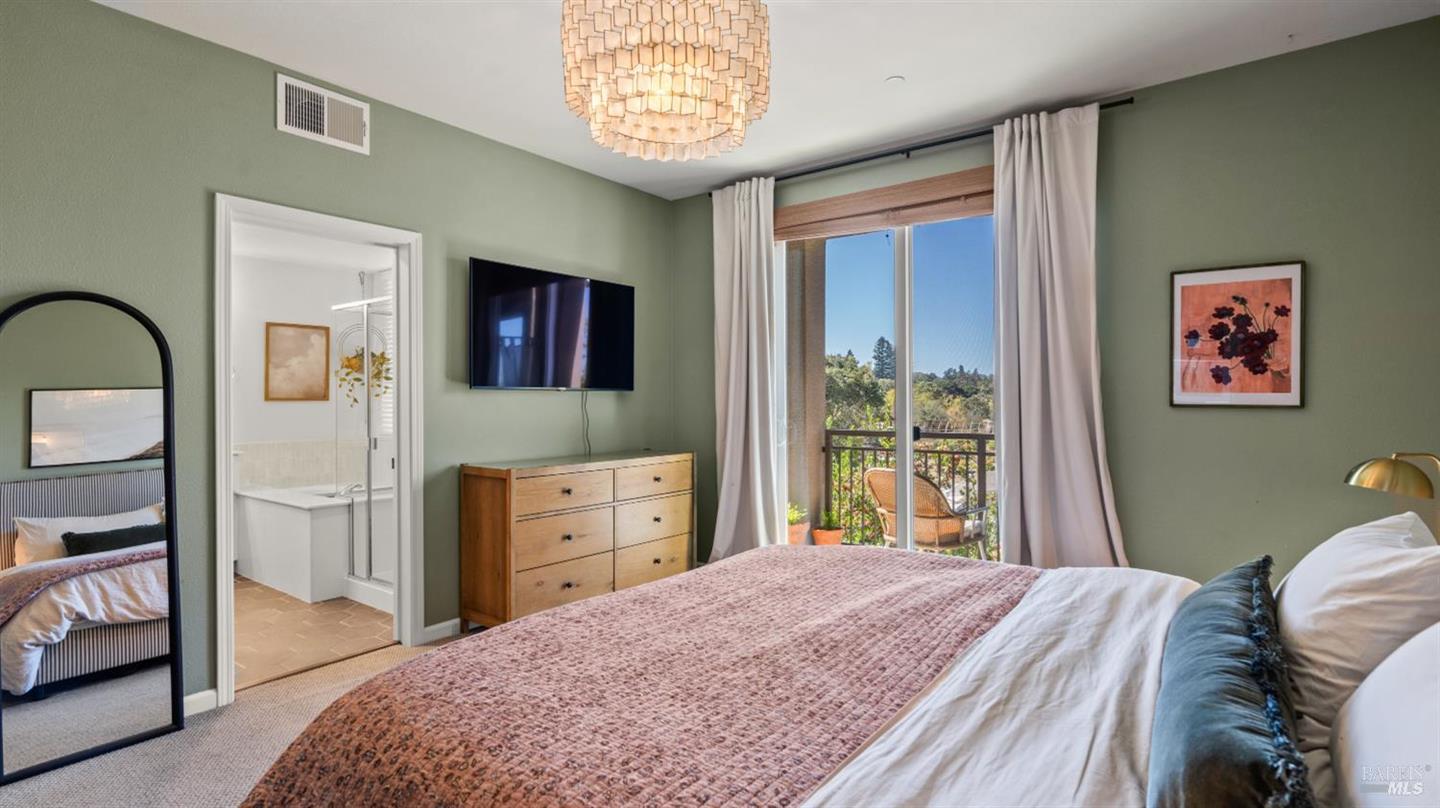 528 Jade Street photo 17