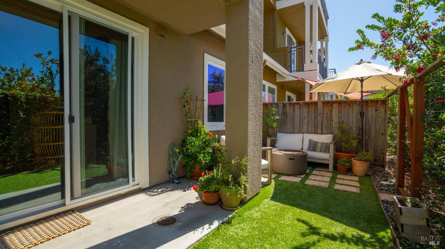528 Jade Street photo 30