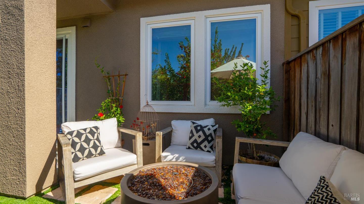 528 Jade Street photo 33