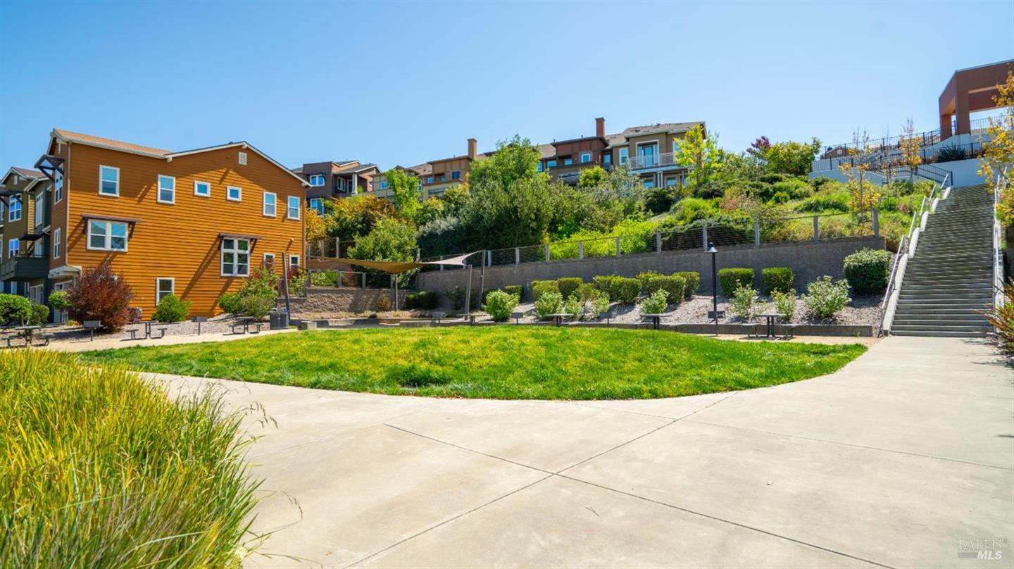 528 Jade Street photo 39