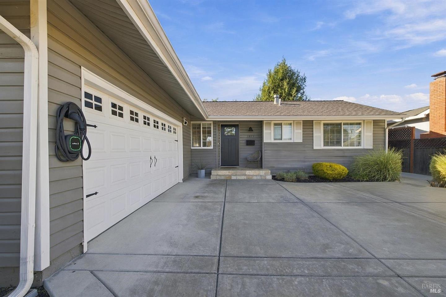 1525 Weaverly Drive photo 7