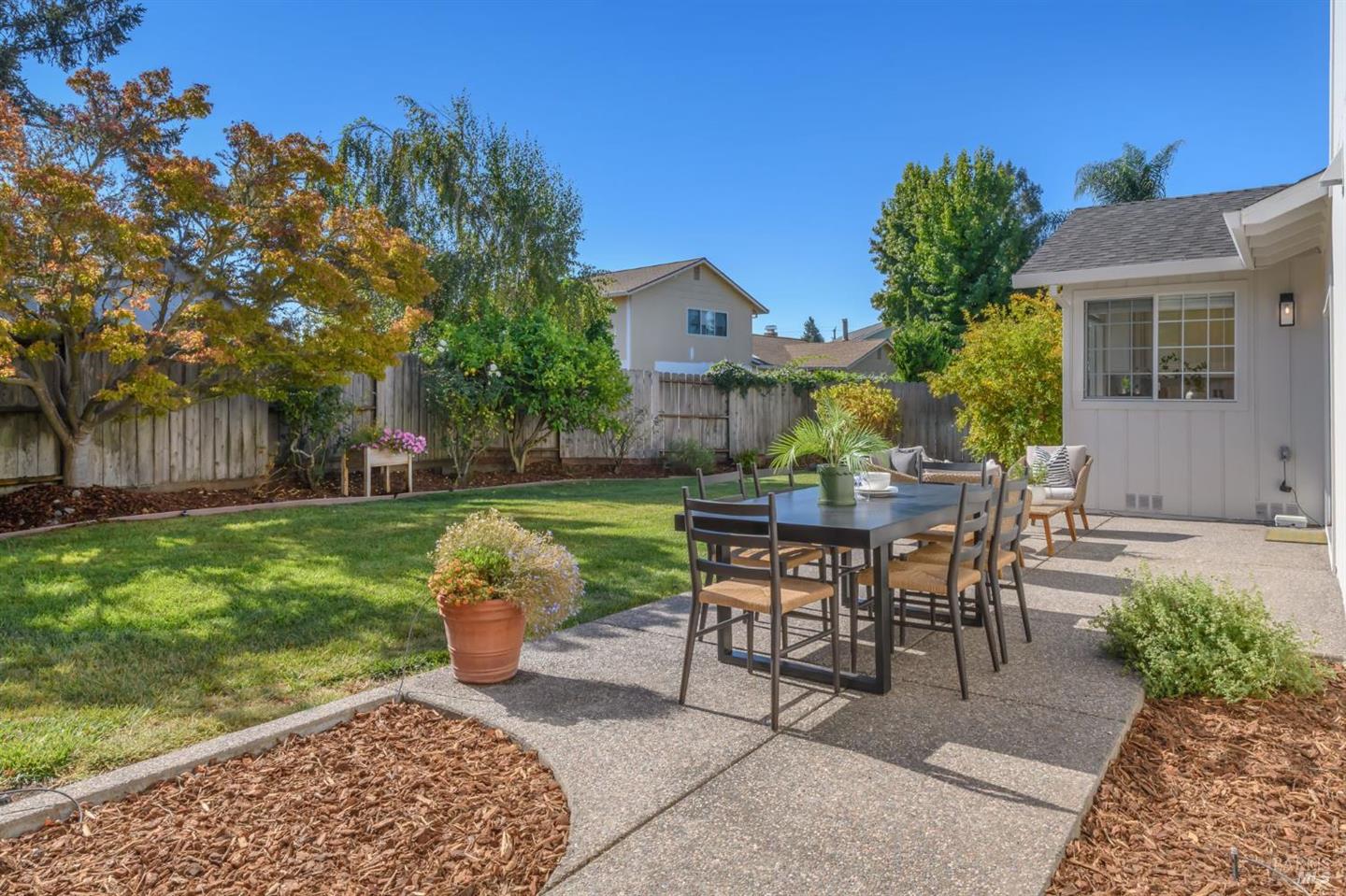 1620 Caulfield Lane photo 22