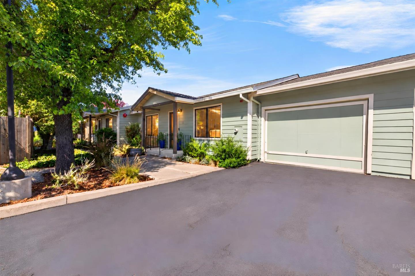 21 Natalie Circle, Petaluma, CA 94952/94954
